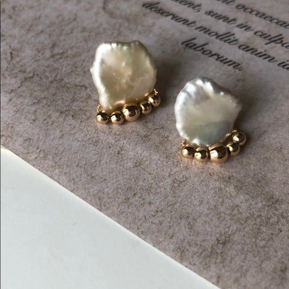 New Shell Earrings Freshwater Pearl Footstep 14K Gold Stud Beach Earrings